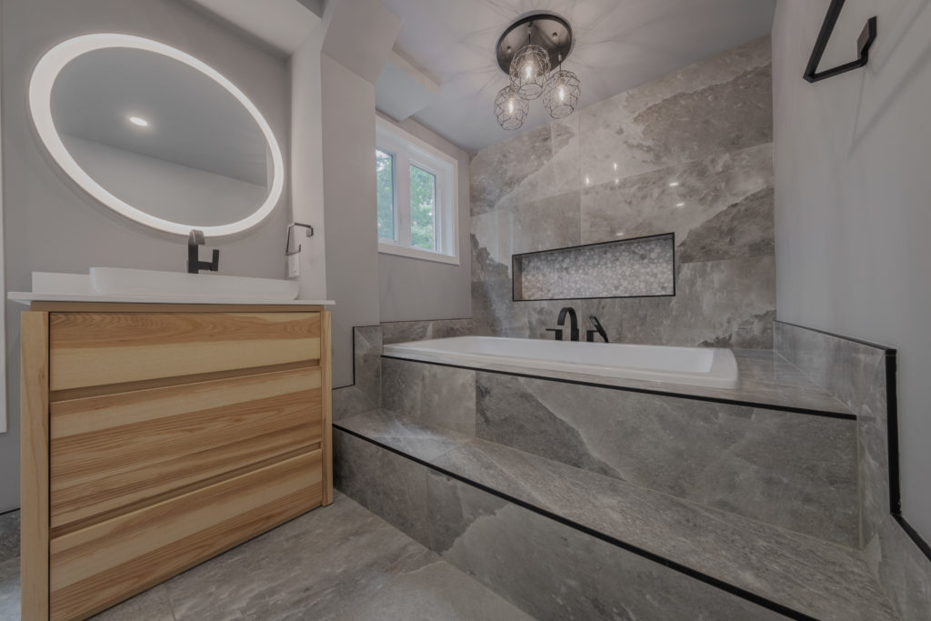 Hunt Club - Bathroom Renovation